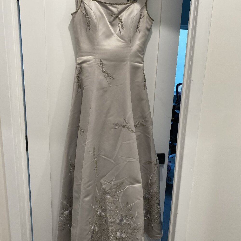 GOWN!! LE FEMME. Embroidered and beaded.  Shawl.